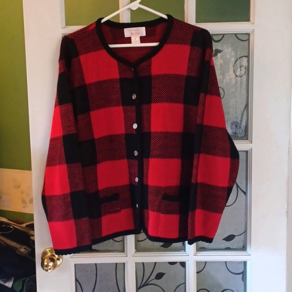 Tally Ho sweater size large black and red